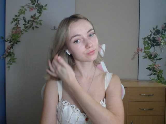 LuciaGlow live cam on BongaCams