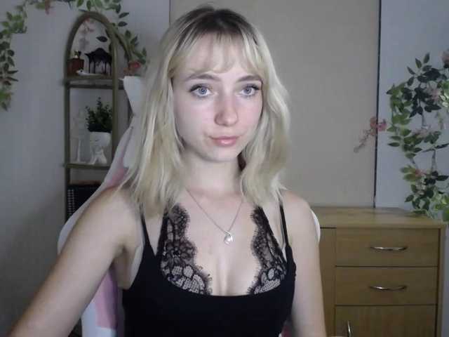 LuciaGlow live cam on BongaCams