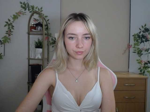 LuciaGlow live cam on BongaCams