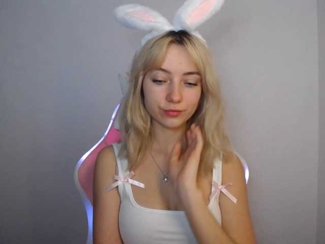 LuciaGlow live cam on BongaCams