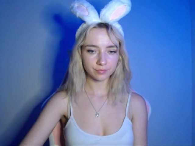 LuciaGlow live cam on BongaCams