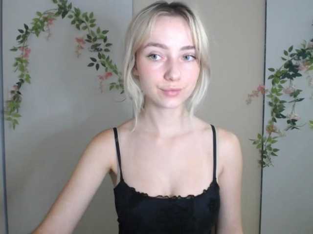 LuciaGlow live cam on BongaCams