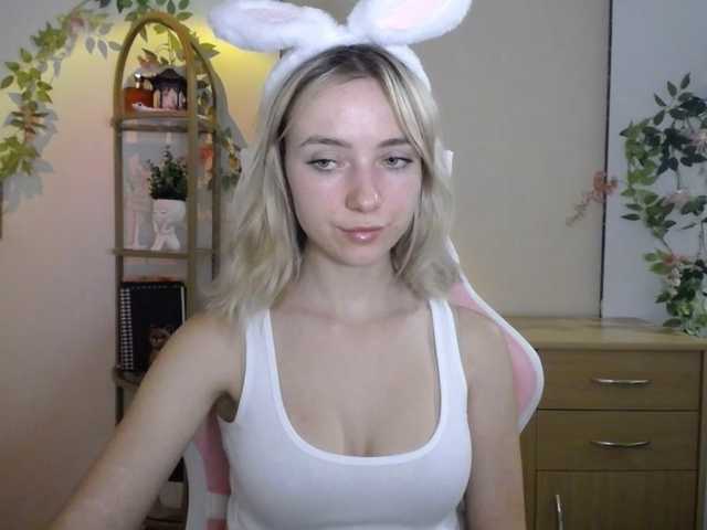 LuciaGlow live cam on BongaCams