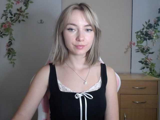 LuciaGlow live cam on BongaCams
