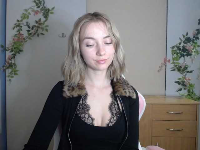 LuciaGlow live cam on BongaCams