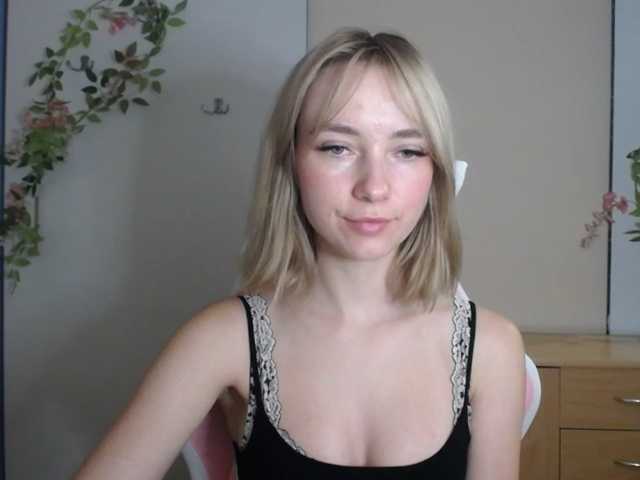 LuciaGlow live cam on BongaCams
