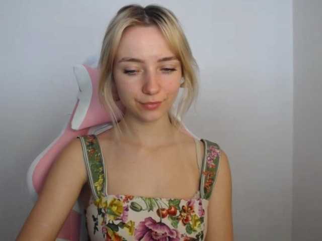 LuciaGlow live cam on BongaCams
