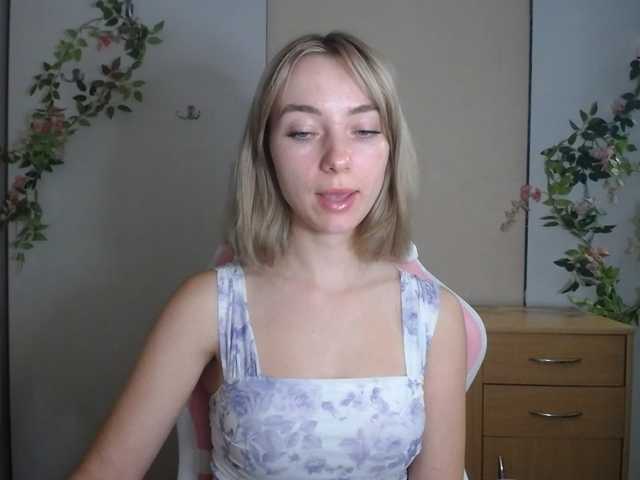 LuciaGlow live cam on BongaCams