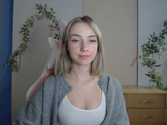 LuciaGlow live cam on BongaCams