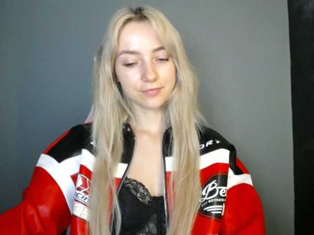 LuciaGlow live cam on BongaCams