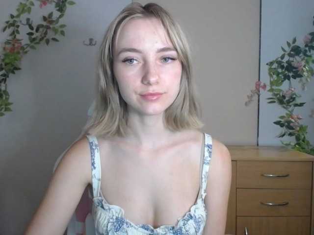LuciaGlow live cam on BongaCams