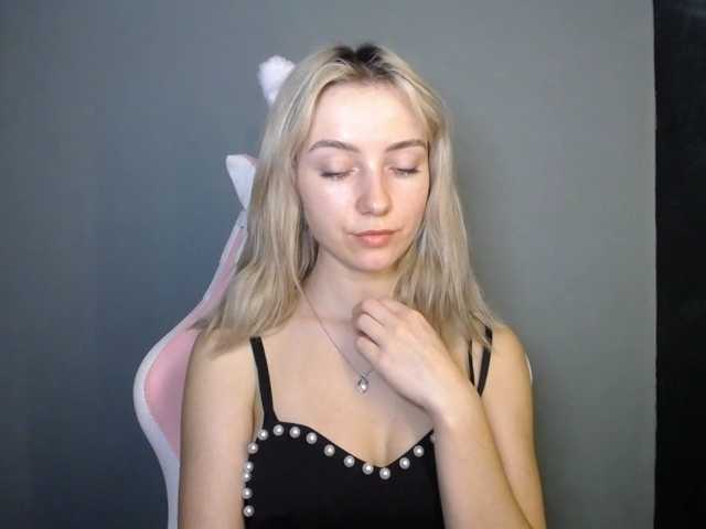 LuciaGlow live cam on BongaCams