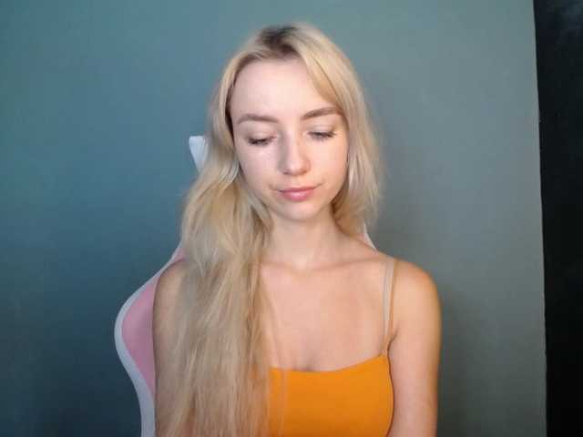 LuciaGlow live cam on BongaCams