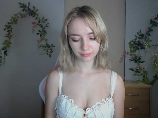 LuciaGlow live cam on BongaCams