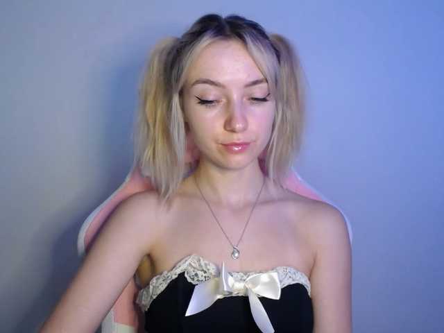 LuciaGlow live cam on BongaCams