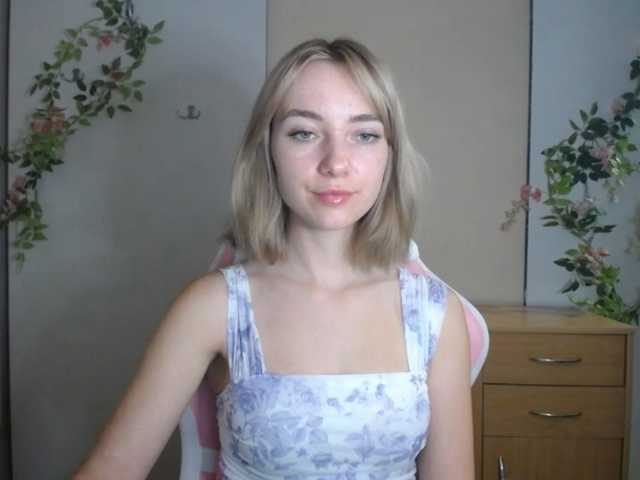LuciaGlow live cam on BongaCams