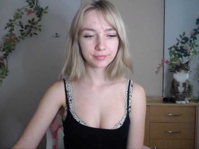 LuciaGlow live cam on BongaCams