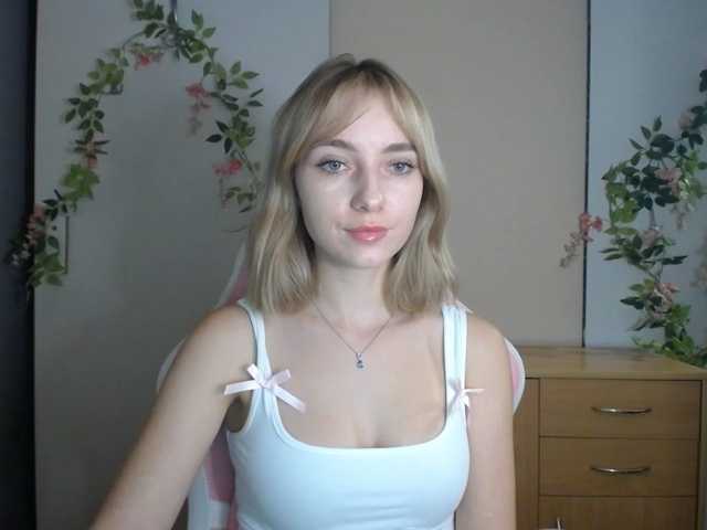 LuciaGlow live cam on BongaCams