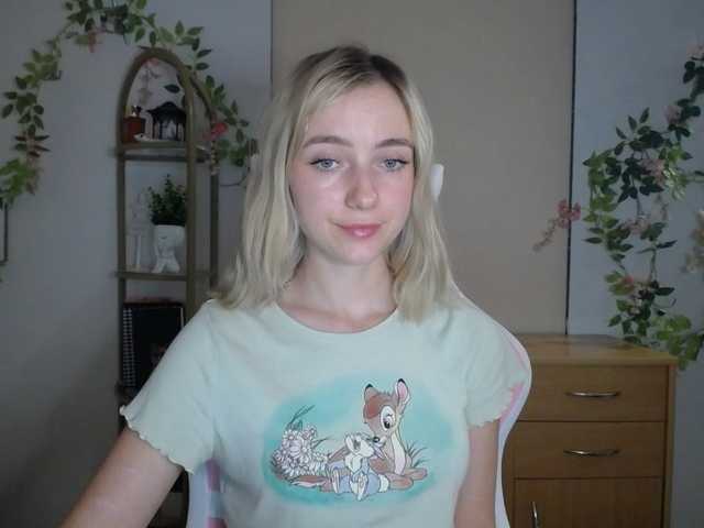 LuciaGlow live cam on BongaCams