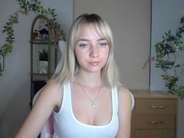 LuciaGlow live cam on BongaCams