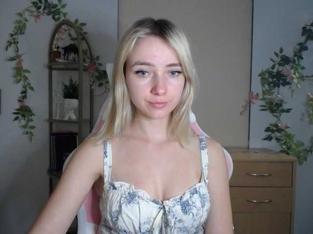 LuciaGlow live cam on BongaCams