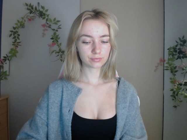 LuciaGlow live cam on BongaCams