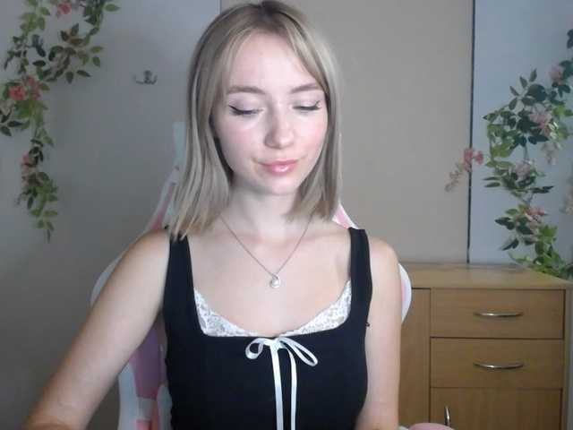 LuciaGlow live cam on BongaCams