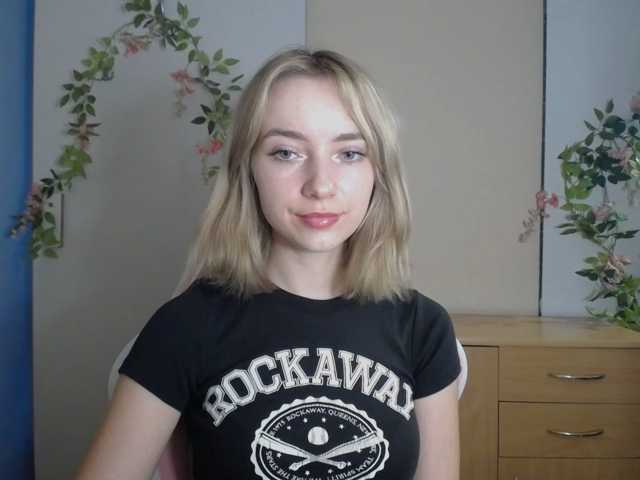 LuciaGlow live cam on BongaCams