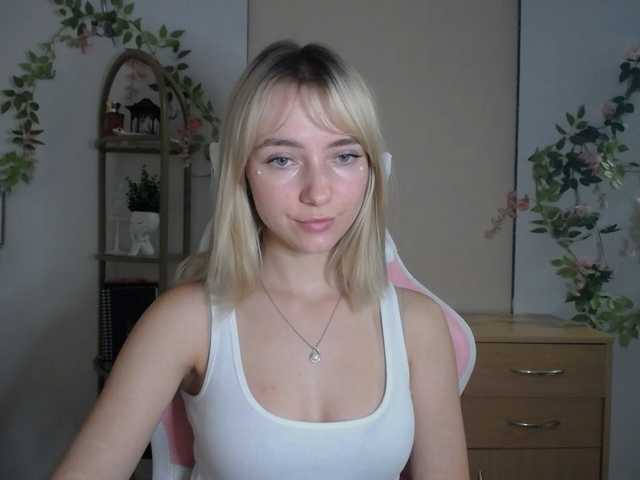 LuciaGlow live cam on BongaCams