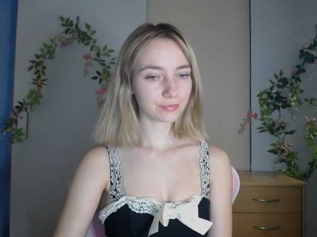 LuciaGlow live cam on BongaCams