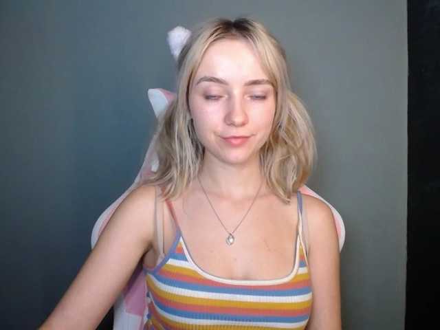 LuciaGlow live cam on BongaCams