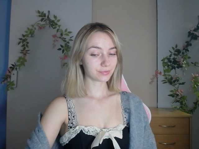 LuciaGlow live cam on BongaCams