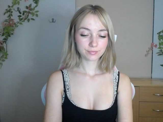 LuciaGlow live cam on BongaCams