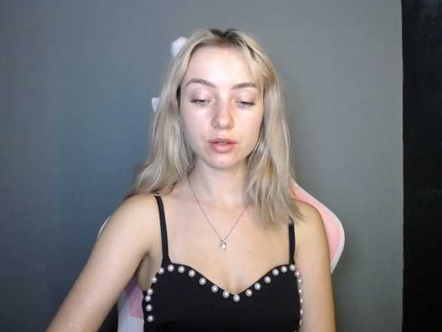 LuciaGlow live cam on BongaCams