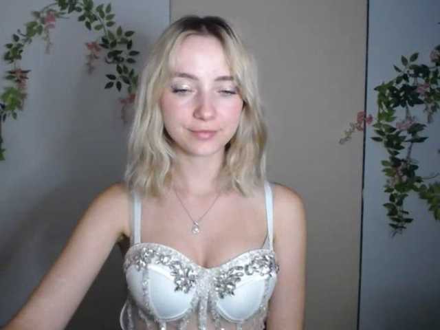 LuciaGlow live cam on BongaCams