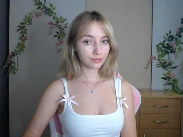 LuciaGlow live cam on BongaCams
