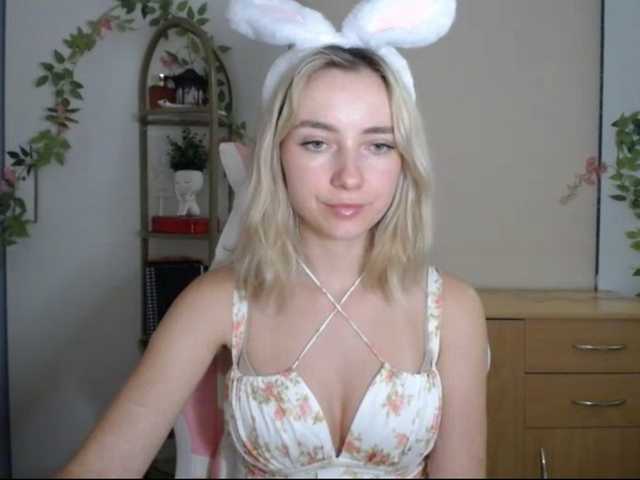 LuciaGlow live cam on BongaCams