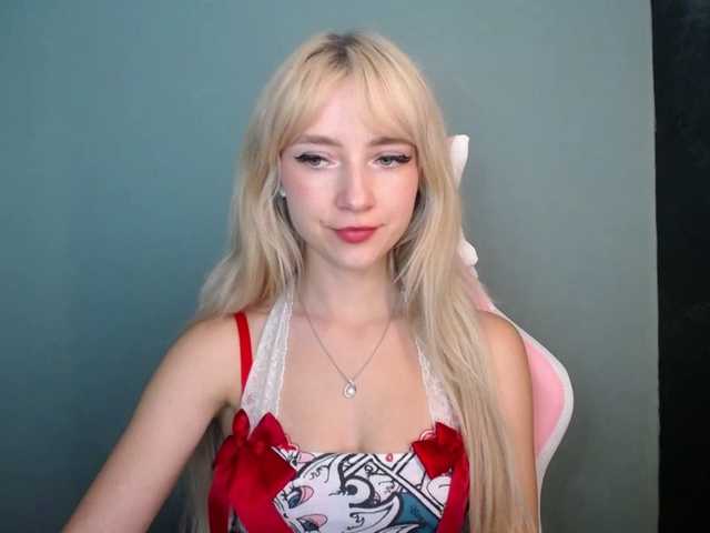 LuciaGlow live cam on BongaCams
