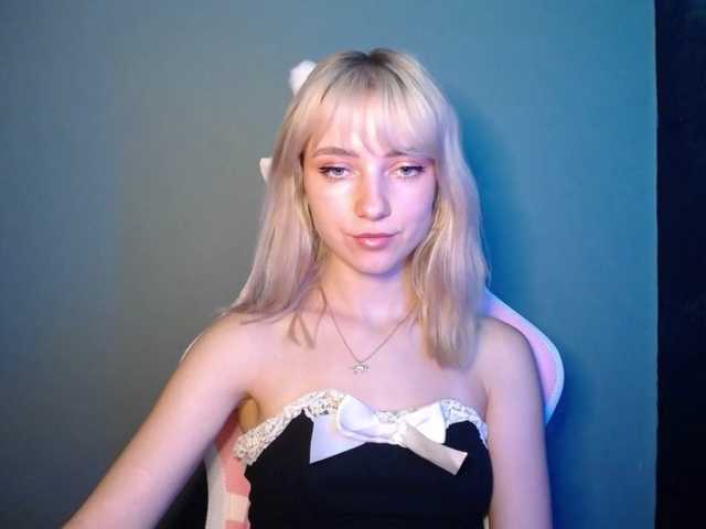 LuciaGlow live cam on BongaCams