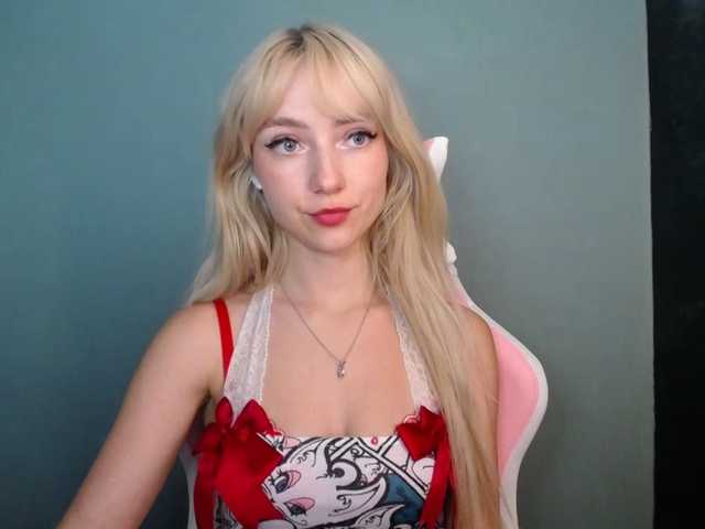 LuciaGlow live cam on BongaCams