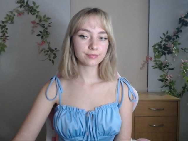 LuciaGlow live cam on BongaCams