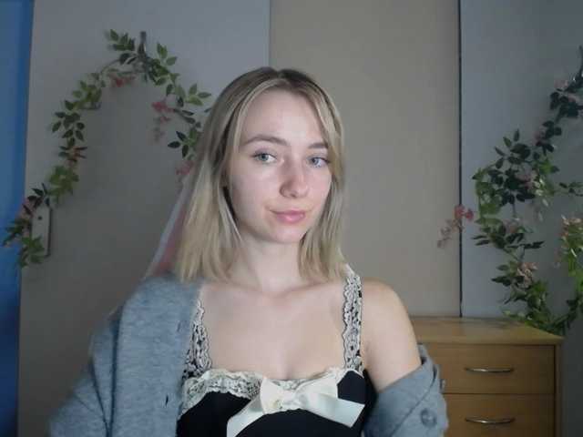 LuciaGlow live cam on BongaCams