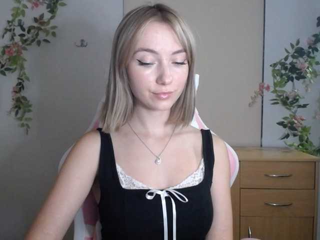 LuciaGlow live cam on BongaCams