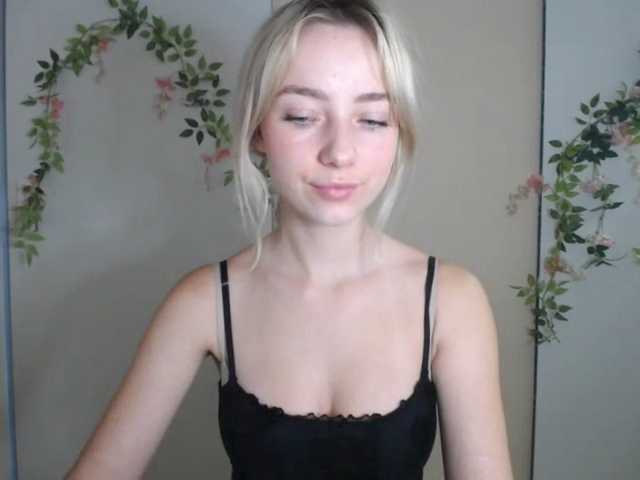 LuciaGlow live cam on BongaCams