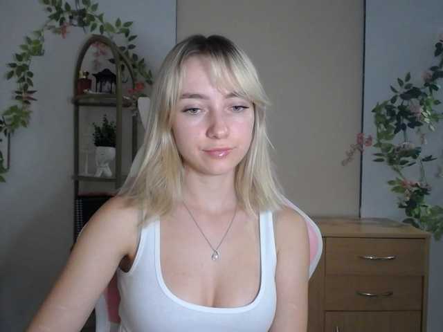 LuciaGlow live cam on BongaCams