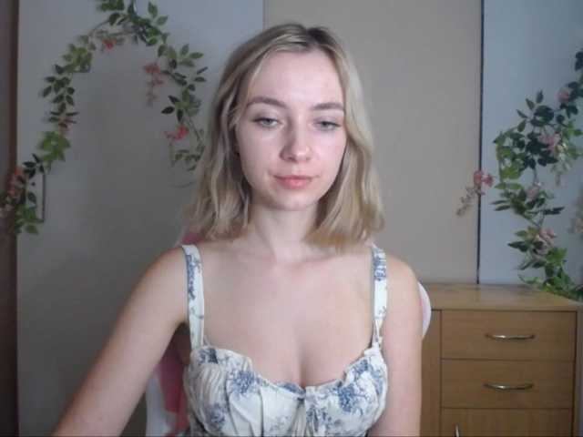 LuciaGlow live cam on BongaCams