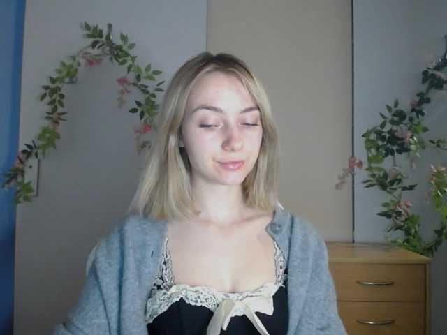 LuciaGlow live cam on BongaCams