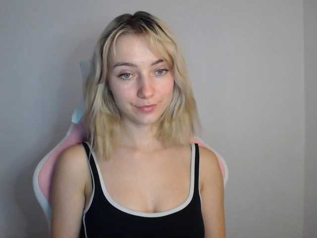 LuciaGlow live webcam show