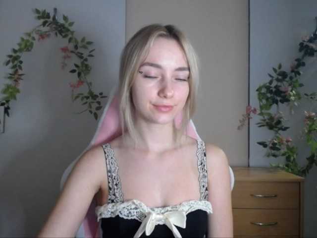 LuciaGlow live cam on BongaCams