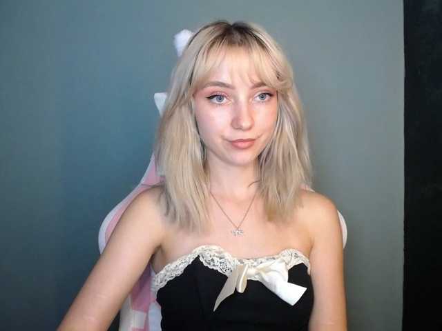 LuciaGlow live cam on BongaCams